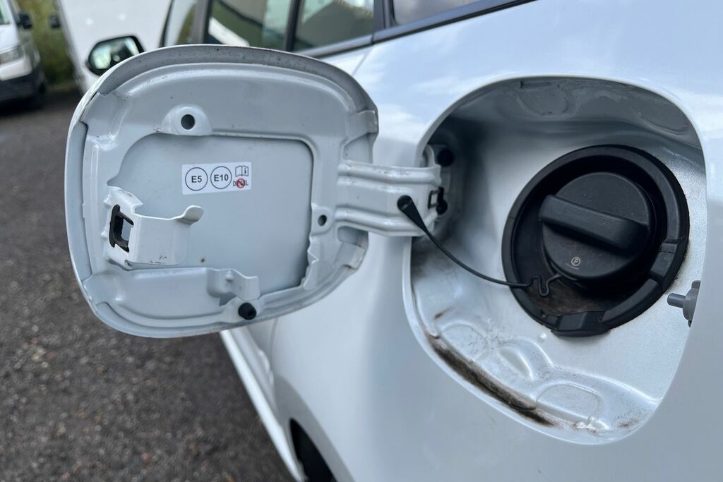 Suzuki Swace Motion Hev Cvt Brown #27