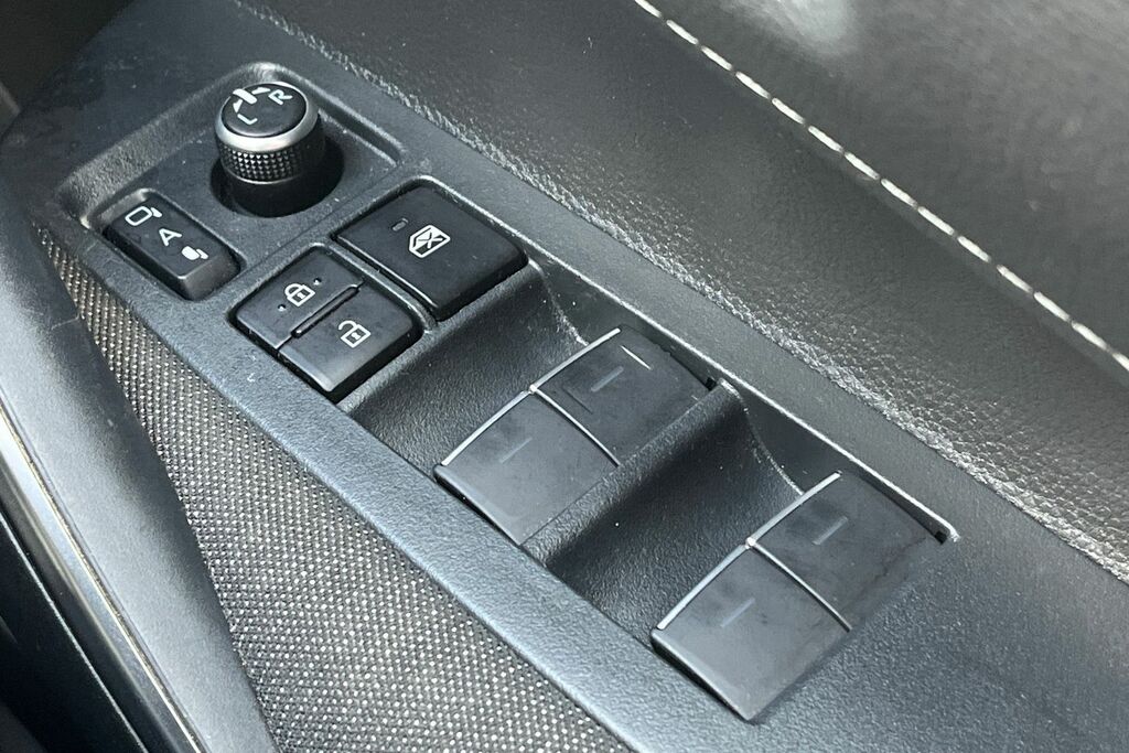 Suzuki Swace Motion Hev Cvt Brown #16