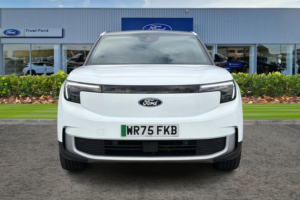 Ford Explorer Extended Range 77Kwh Premium Suv White #6