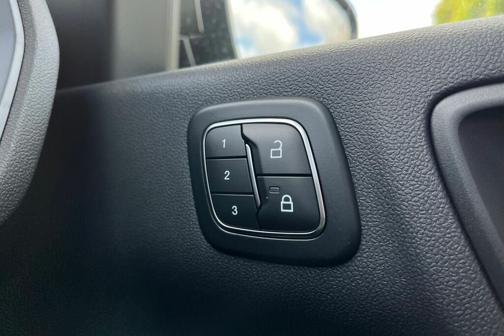 Ford Kuga 2.5 Phev St-line Cvt White #37