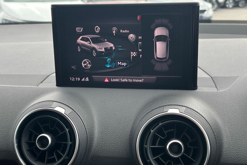 Audi Q2 Tdi Sport Black #40
