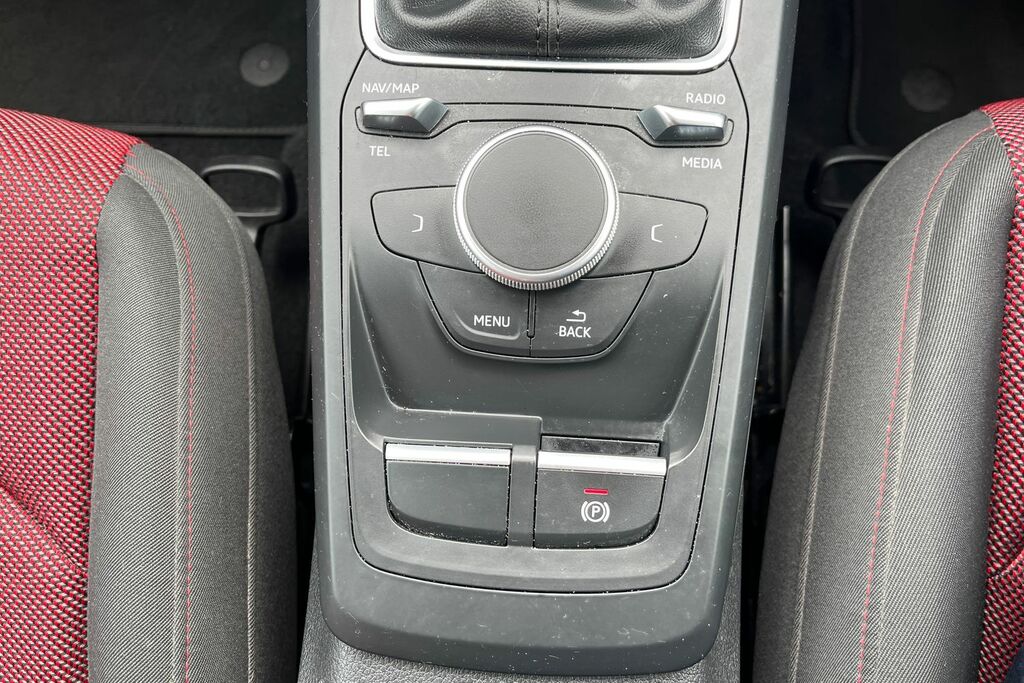Audi Q2 Tdi Sport Black #31