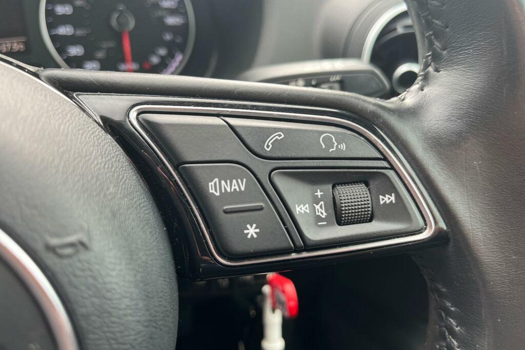 Audi Q2 Tdi Sport Black #28