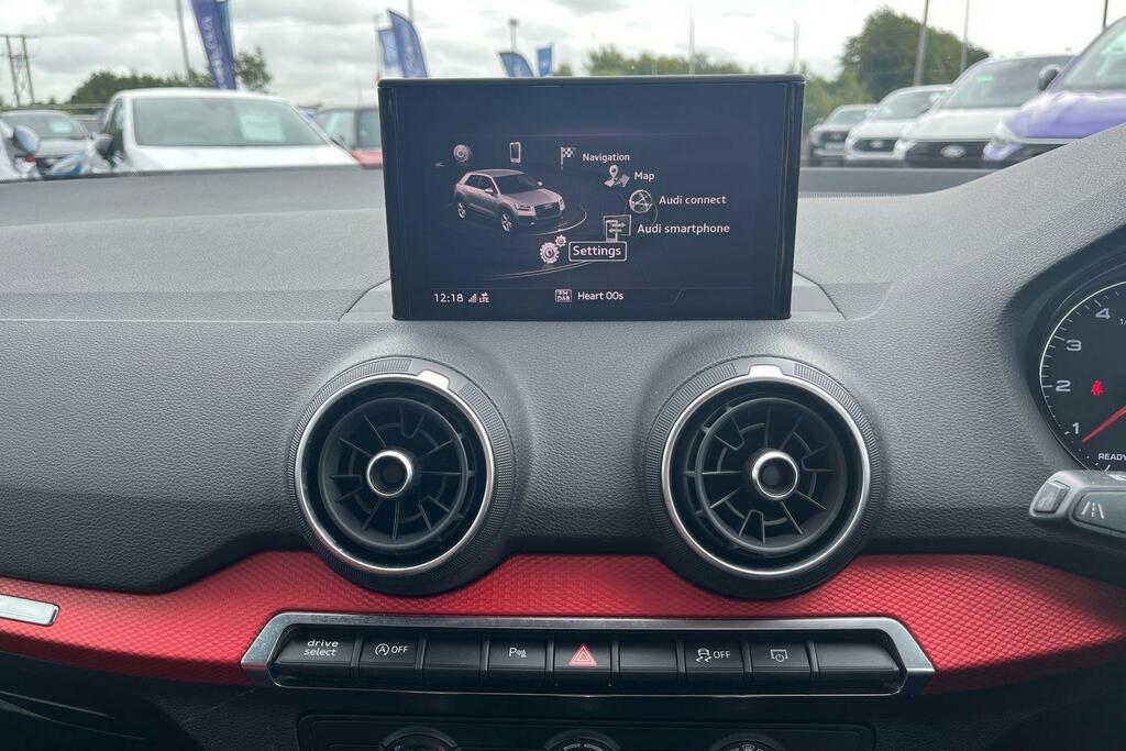 Audi Q2 Tdi Sport Black #38