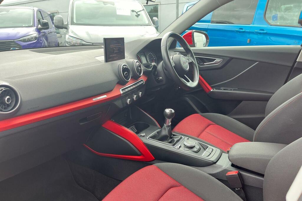 Audi Q2 Tdi Sport Black #18