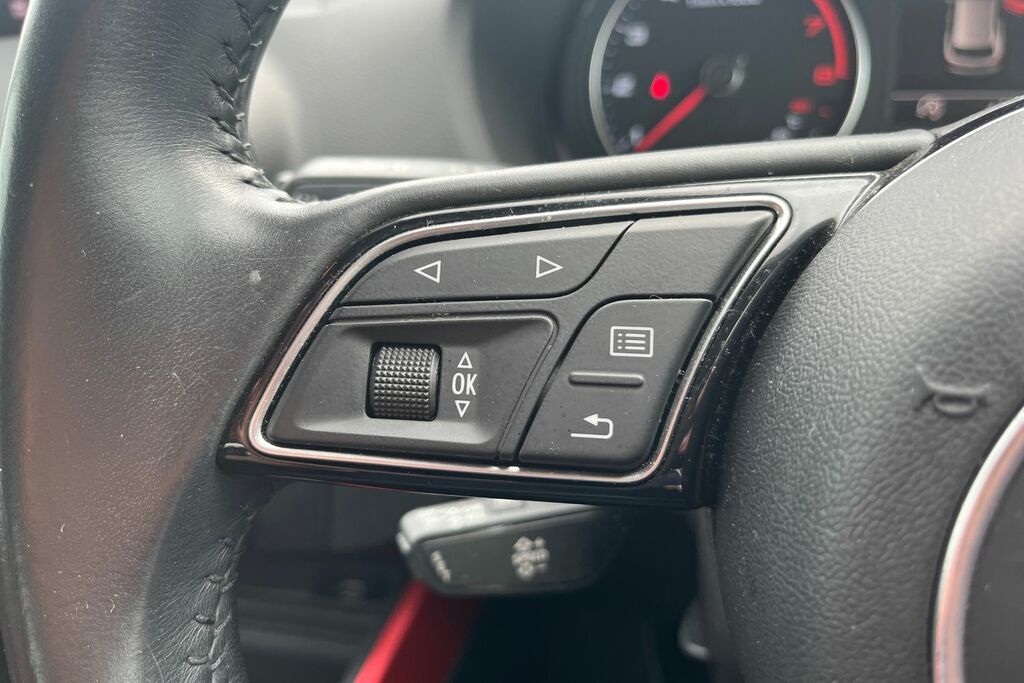 Audi Q2 Tdi Sport Black #27