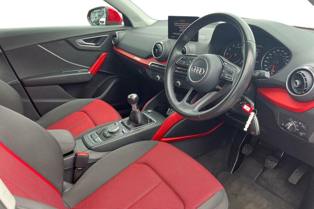 Audi Q2 Tdi Sport Black #9