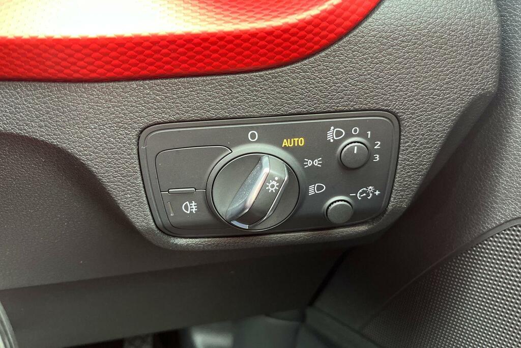 Audi Q2 Tdi Sport Black #29