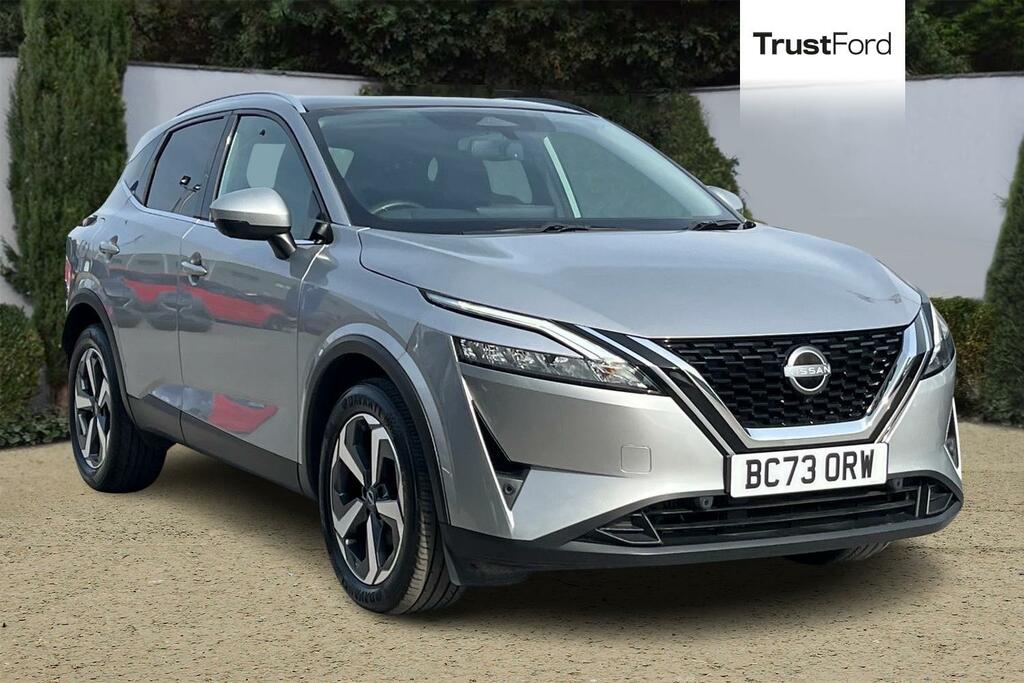 Nissan Qashqai 1.3 Dig-t Mh N-connecta Glass Roof Silver
