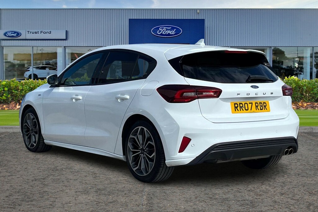 Ford Focus 1.0 Ecoboost Hybrid Mhev 155 St-line X White #2