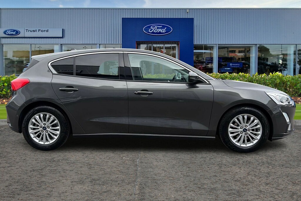 Ford Focus 1.0T Ecoboost Titanium Hatchback Grey #3
