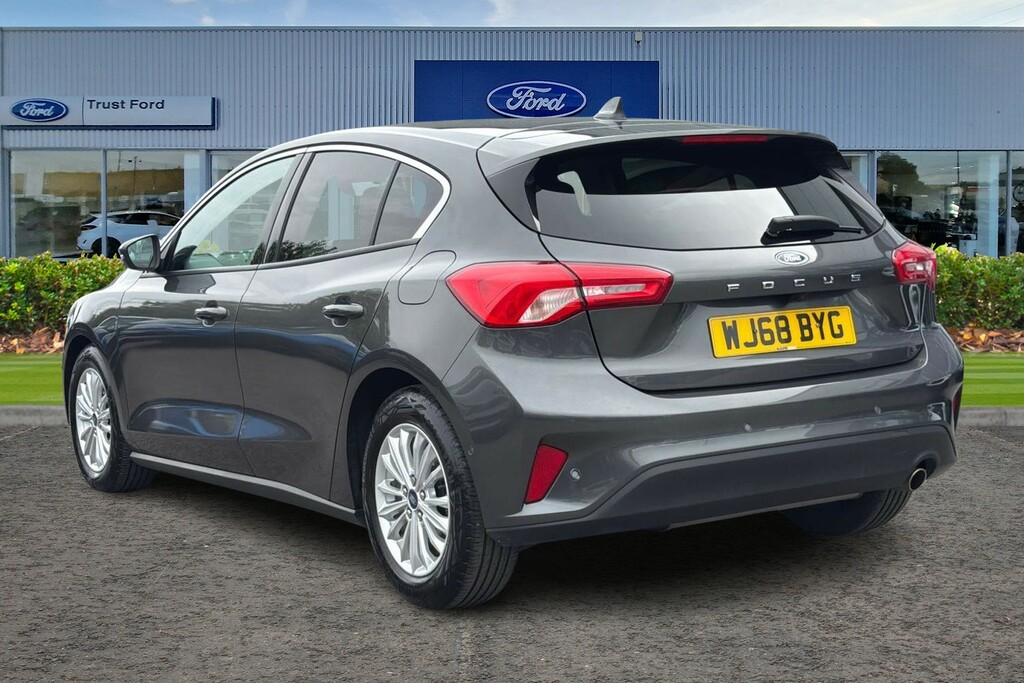 Ford Focus 1.0T Ecoboost Titanium Hatchback Grey #2