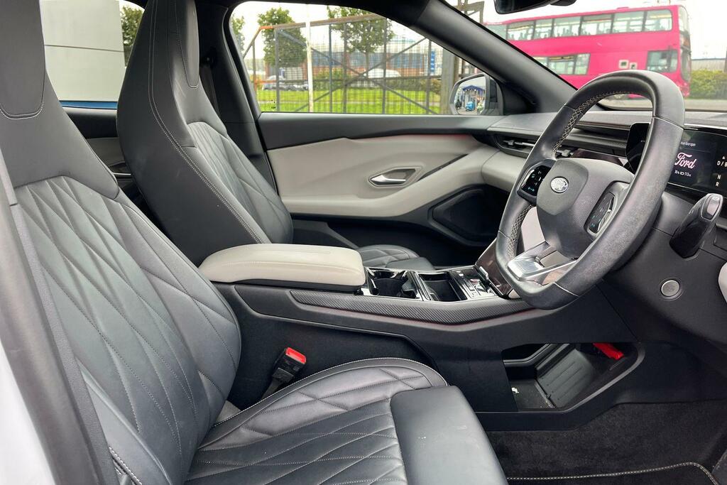 Ford Explorer 210Kw Premium 77Kwh 2024 Red #17