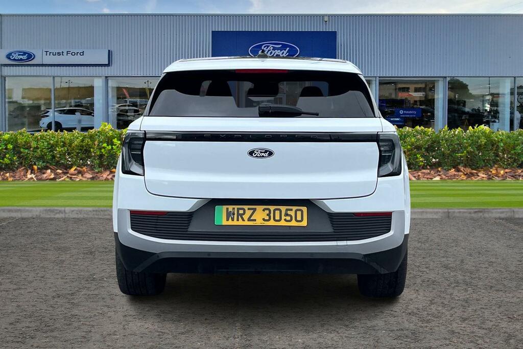 Ford Explorer 210Kw Premium 77Kwh 2024 Red #7