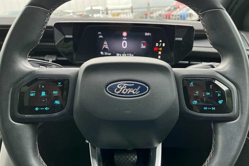 Ford Explorer 210Kw Premium 77Kwh 2024 Red #12
