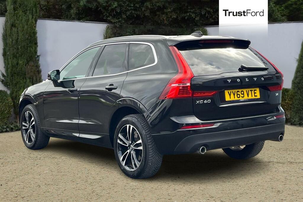 Volvo XC60 2.0 T4 190 Edition Geartronic Black #2