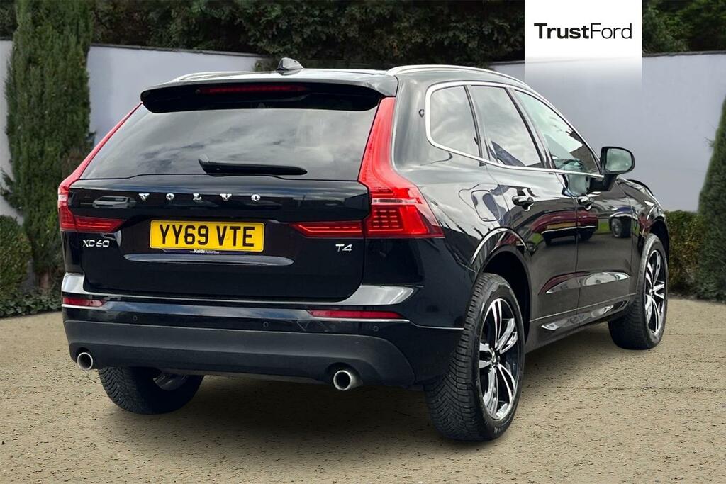 Volvo XC60 2.0 T4 190 Edition Geartronic Black #4