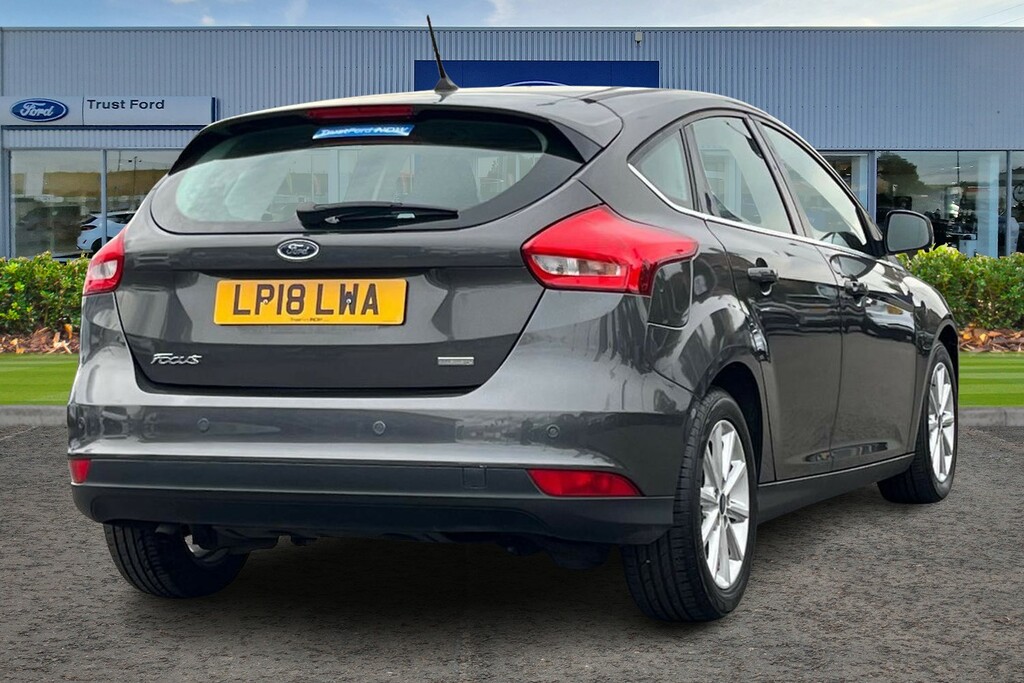 Ford Focus 1.0T Ecoboost Titanium Hatchback E Grey #4