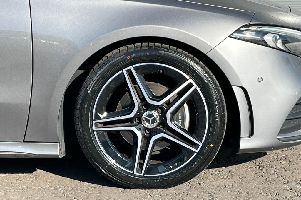 Mercedes-Benz A Class A180 Amg Line Premium Plus Silver #8