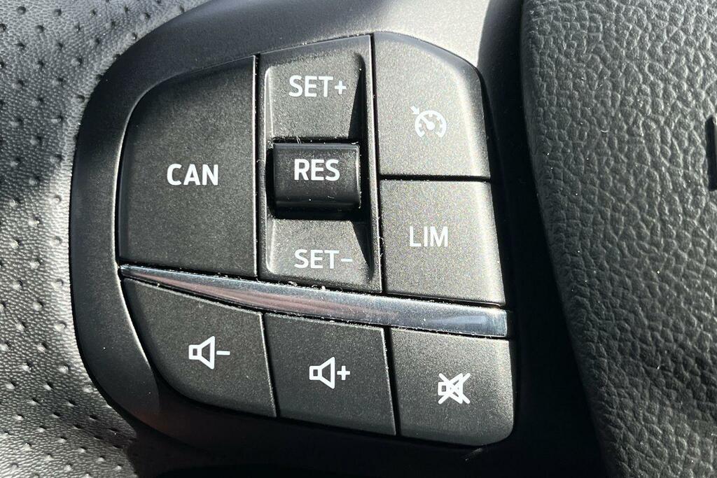 Ford Focus 1.0 Ecoboost Hybrid Mhev St-line Vign White #24