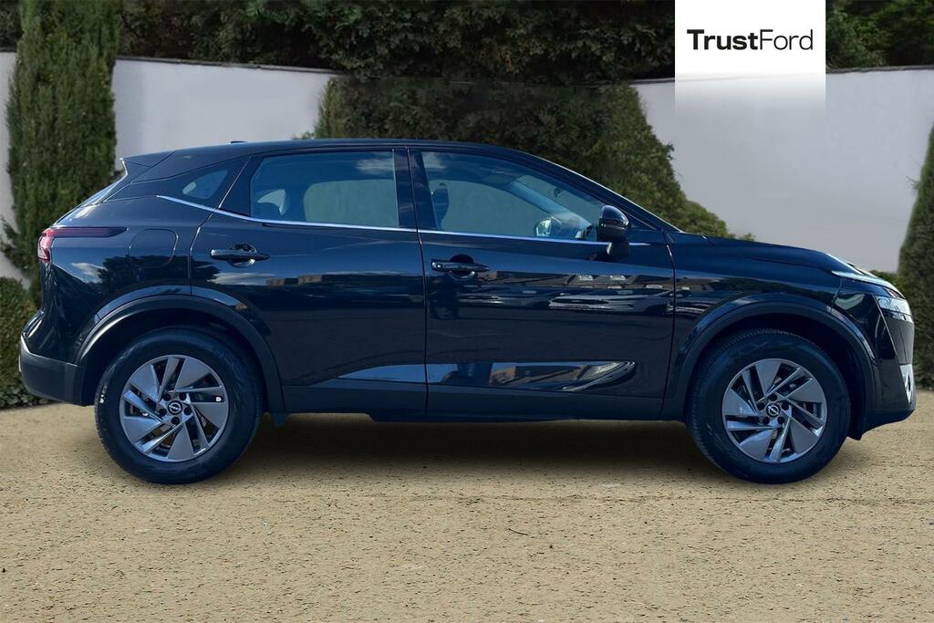 Nissan Qashqai 1.3 Dig-t Mh Acenta Premium Black #3