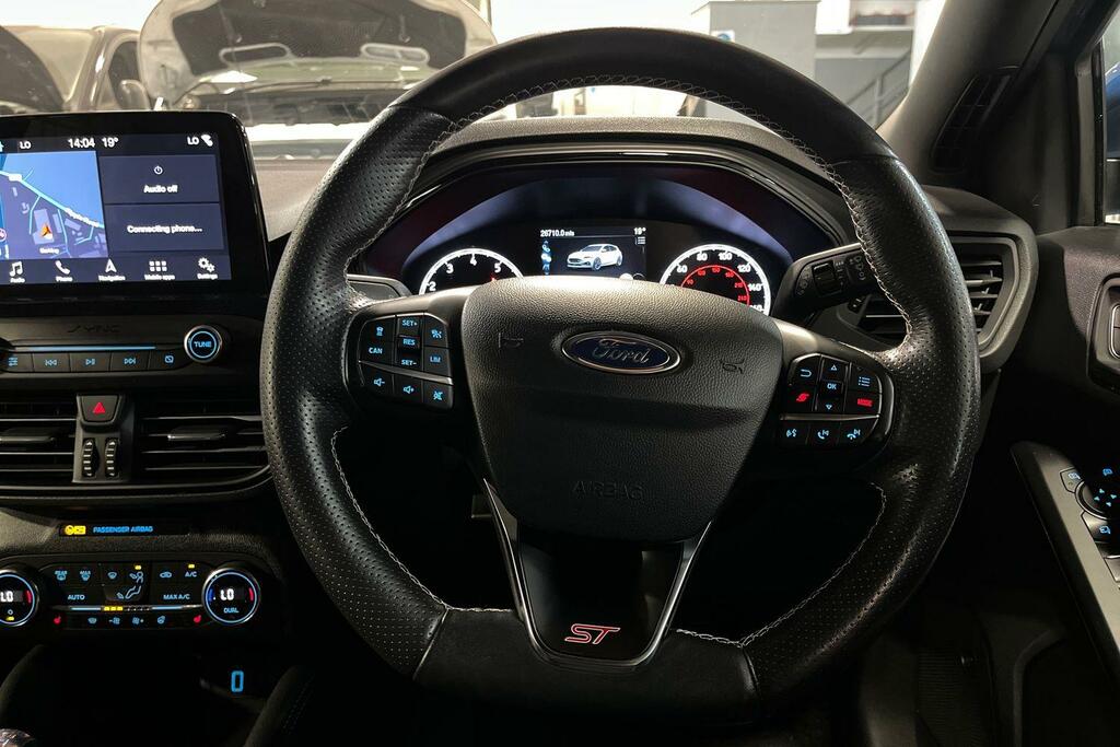 Ford Focus 1.0T Ecoboost St Line Hatchback Black #12
