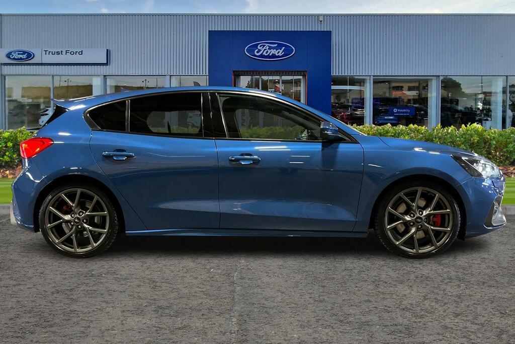 Ford Focus 1.0T Ecoboost St Line Hatchback Black #3