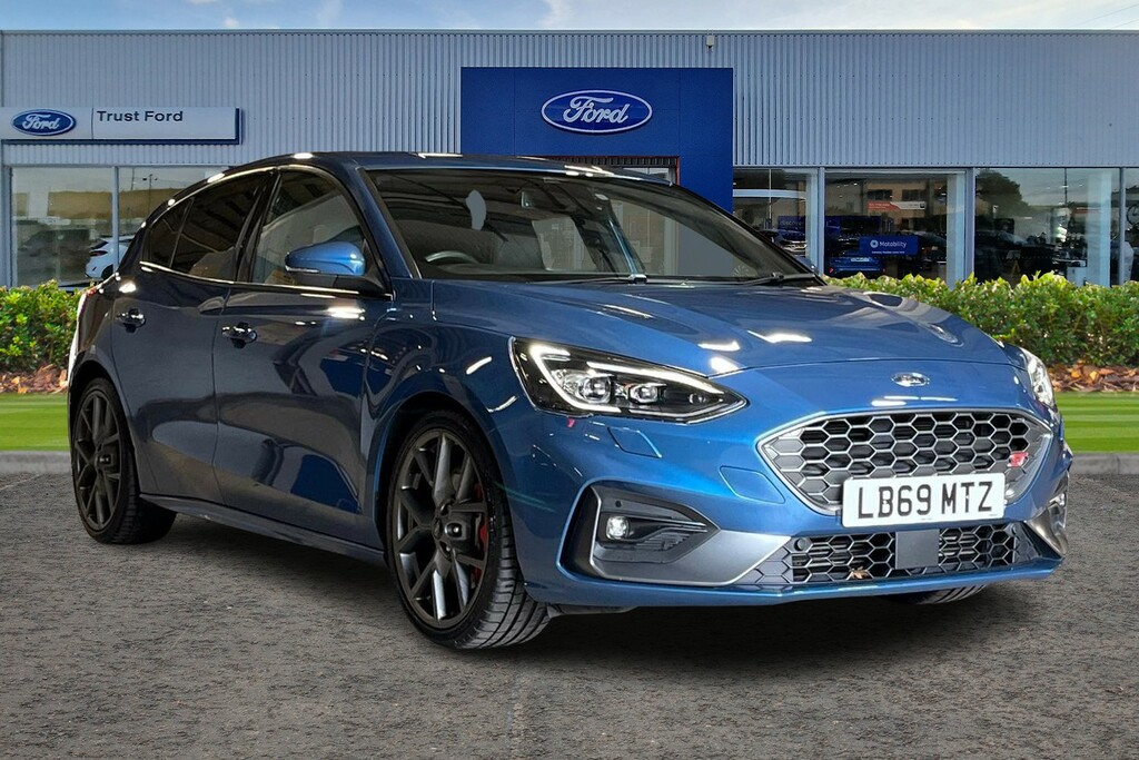 Ford Focus 1.0T Ecoboost St Line Hatchback Black #1