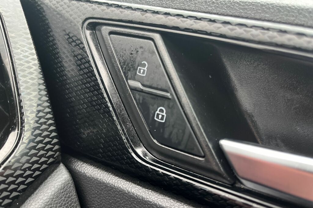 Volkswagen Polo Hatchback Black #35
