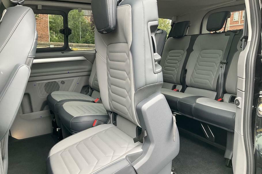 Volkswagen Transporter Shuttle 2.0 Tdi Style Minibus Double Cab S Black #4