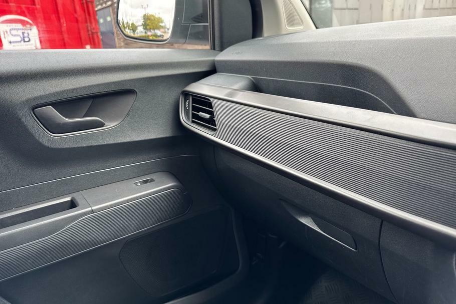 Ford Transit Courier 1.0 125Ps Ecoboost Active Panel Van Aut Silver #32