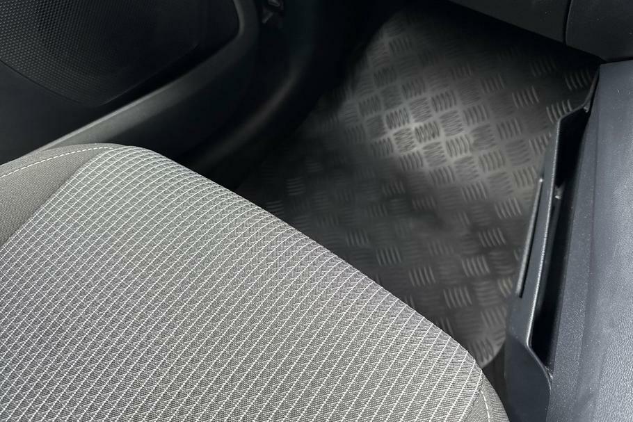 Ford Transit Courier 1.0 125Ps Ecoboost Active Panel Van Aut Silver #33