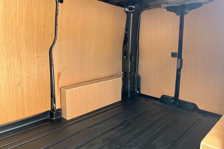 Ford Transit Custom E- 320 Limited L1 Swb Rwd 100Kw 65Kwh WR26OFZ  #4