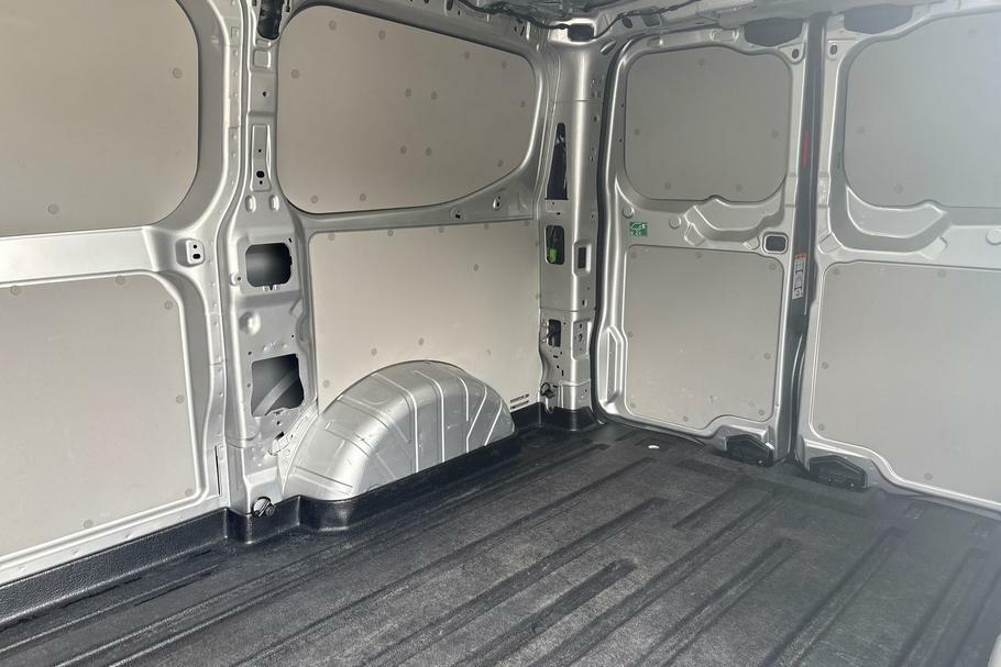 Ford Transit Custom 320 Limited L1 Swb Fwd 2.0 Ecoblue 136Ps Silver #4