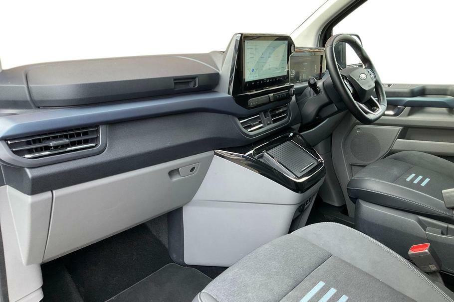 Ford Tourneo Custom 2.0 320 Ecoblue Active Minibus Double Cab Dies Black #3