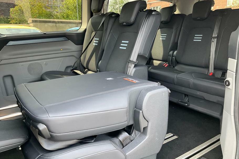 Ford Tourneo Custom 2.0 320 Ecoblue Active Minibus Double Cab Dies Black #4