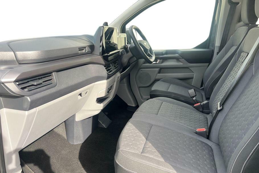 Ford Tourneo Custom 340 Titanium L1 Swb 9 Seat Minibus Fwd 2.5 Ph #3