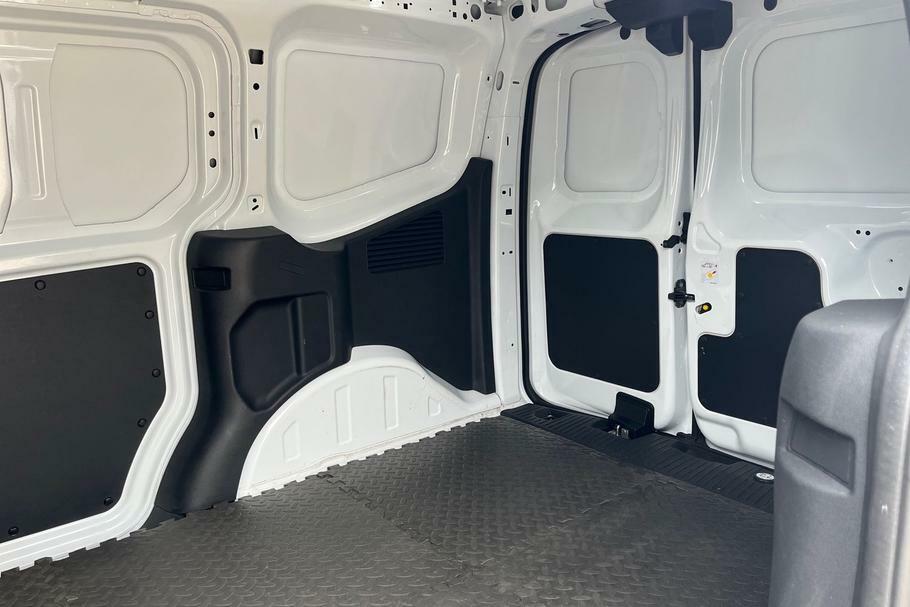 Ford Transit Courier 1.5 Ecoblue Limited White #4