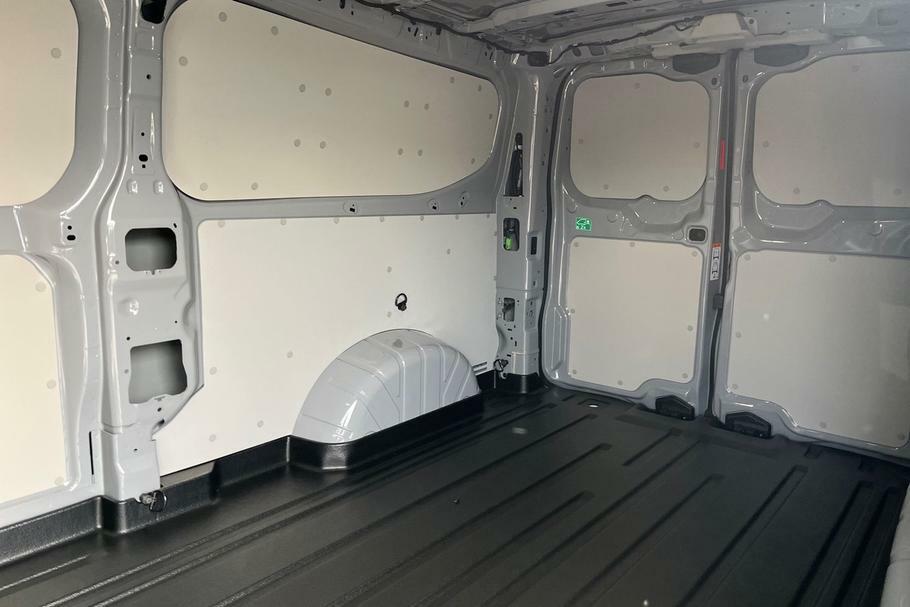 Ford Transit Custom 320 Limited L2 Lwb Fwd 2.0 Ecoblue 136Ps Low Roof Grey #4