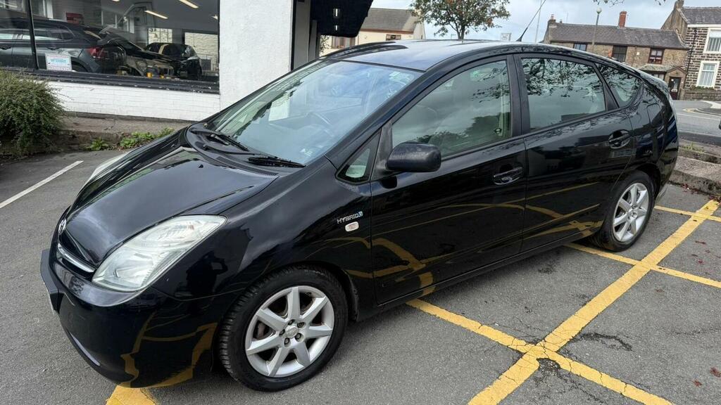 Toyota Prius 1.5 T3 Cvt Black #3