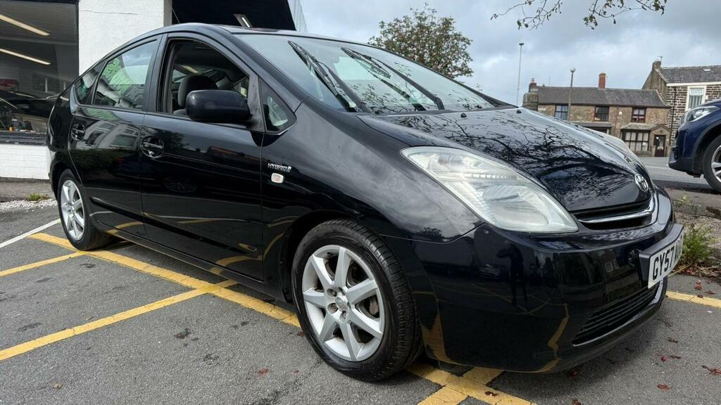 Toyota Prius 1.5 T3 Cvt Black #4