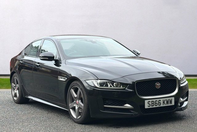 Jaguar XE R-sport Saloon Black