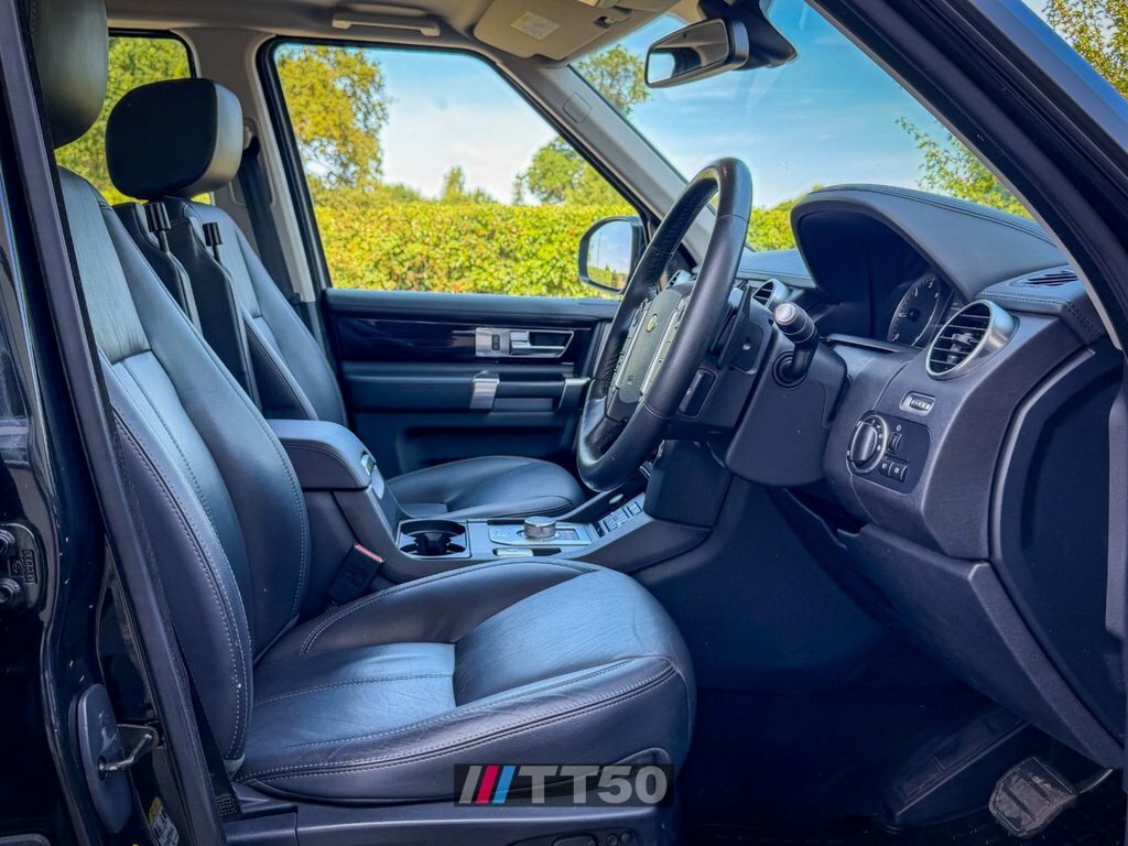 Land Rover Discovery 4 Se Tech Black #19