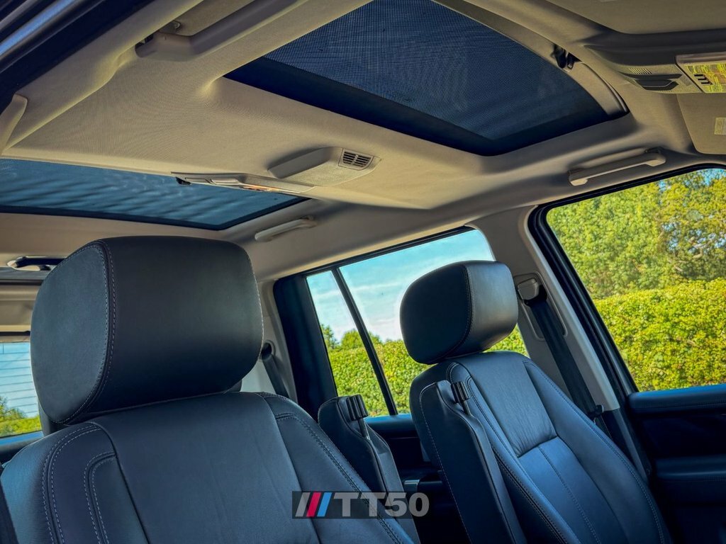 Land Rover Discovery 4 Se Tech Black #16