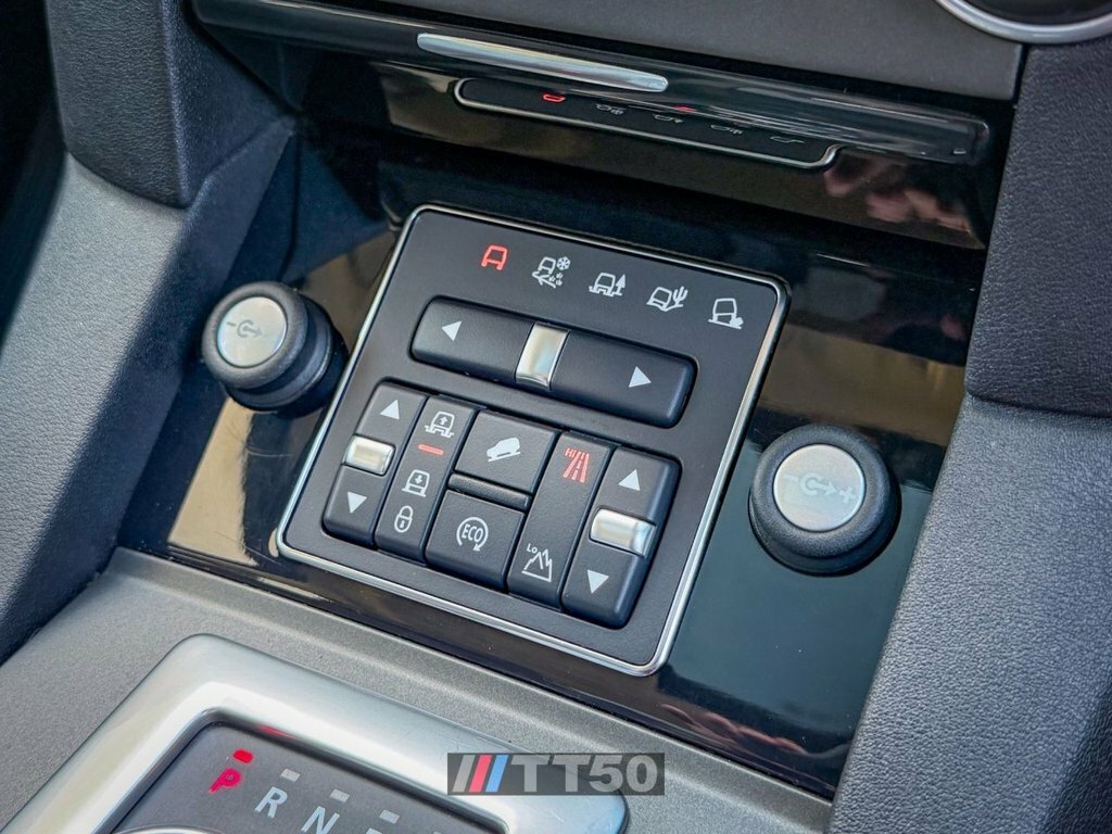 Land Rover Discovery 4 Se Tech Black #32