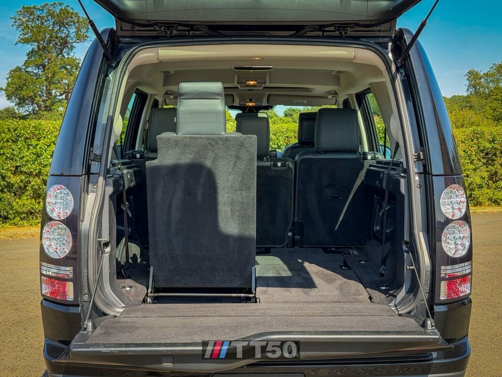 Land Rover Discovery 4 Se Tech Black #35