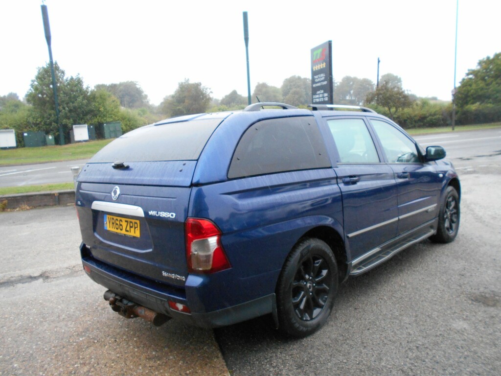 SsangYong Musso Se Black #17