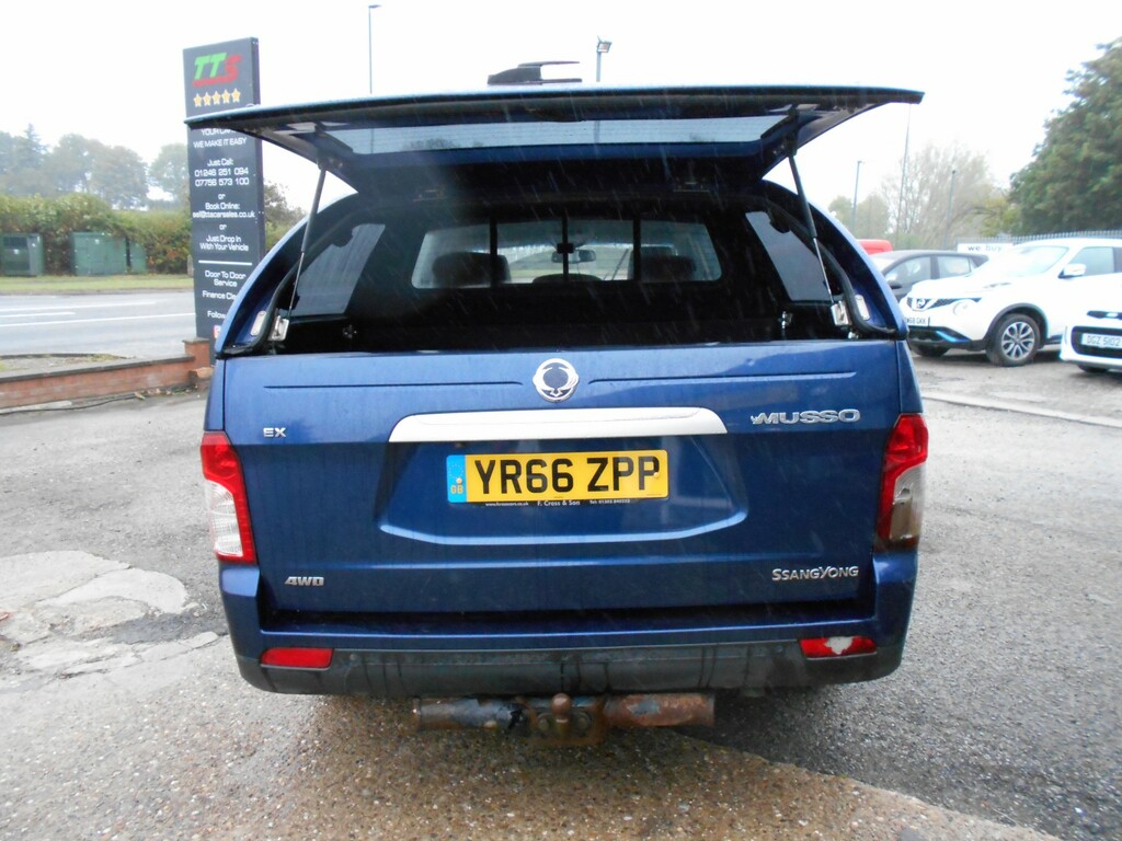SsangYong Musso Se Black #20