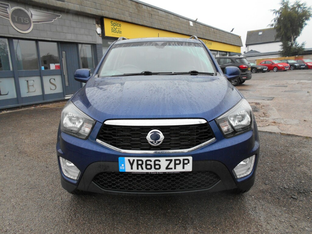 SsangYong Musso Se Black #16