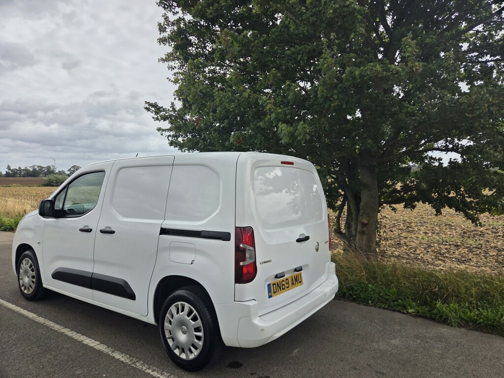 Vauxhall Combo 1.5 Turbo D 2000 Sportive White #3